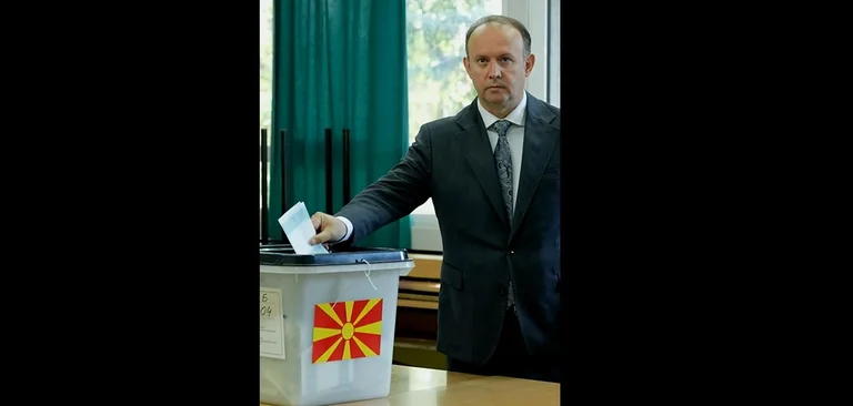 Afrika Gashi tritt von der Position als Vorsitzender der Alternative zurück