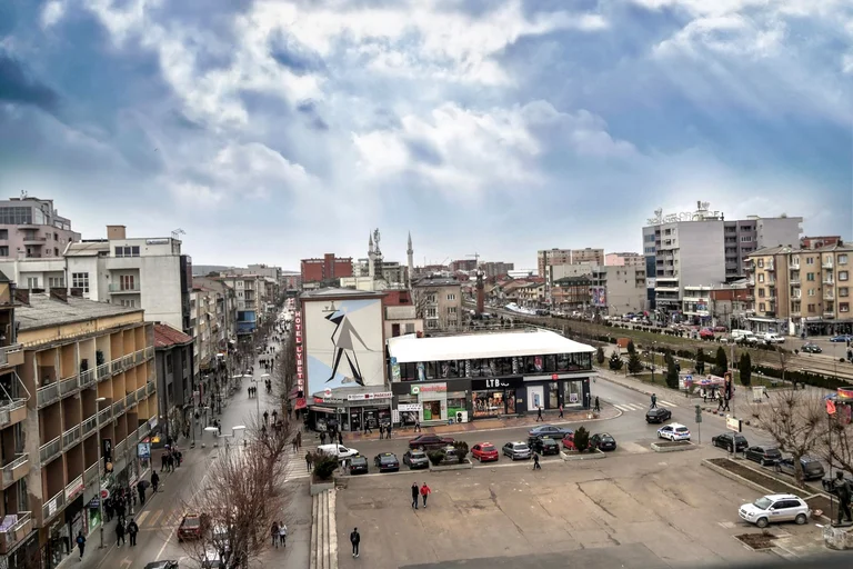 Për vjedhje të rëndë në Ferizaj arrestohen tre persona