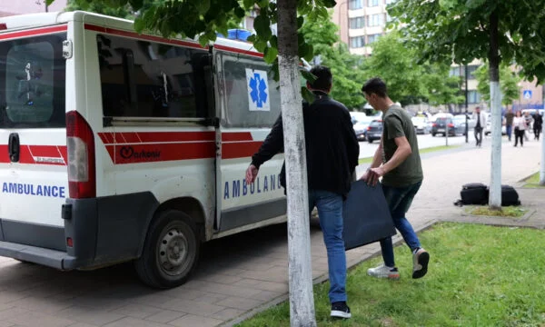 L'ONG serbe soupçonnée d'être utilisée pour des activités suspectes devient dissolvante les documents trouvés dans l'objet attaché à la police