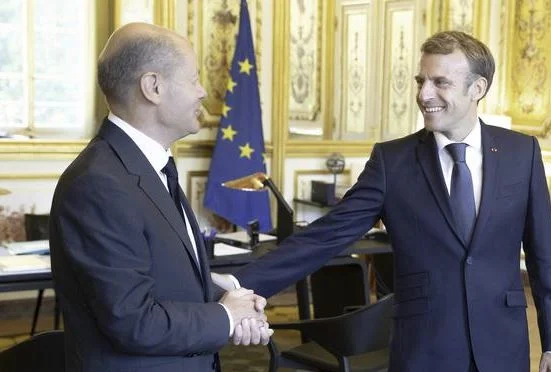 Macron si dirige in Germania per la prima visita presidenziale francese in 24 anni