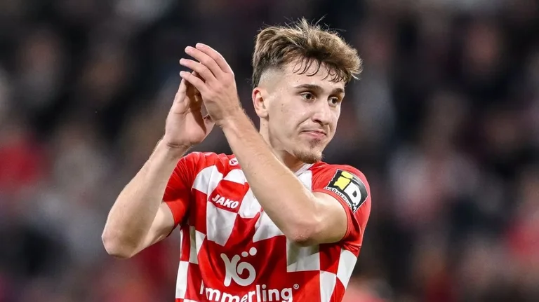Dopo Gerdan Shaqiri, si prevede che sia il calciatore albanese che indossa la lanterna di Liverpool