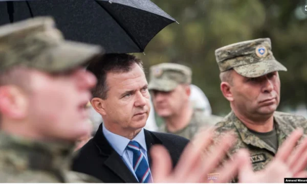 Lancaster: Gli alleati si consultano per far progredire lo status della NATO del Kosovo