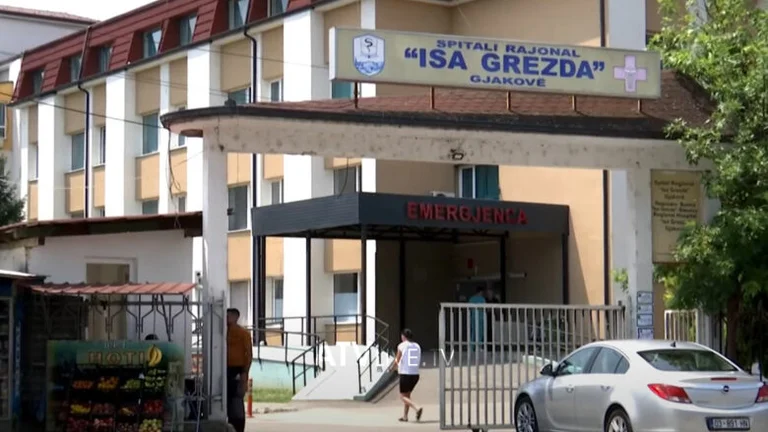 Herido por Gjakova dispositivo explosivo amputado