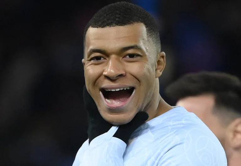 Tiene el último partido con Paris Saint-German esta noche.