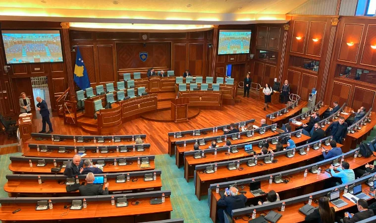 Konjufca vazhdon me seancën e planifikuar, s’ka seancë të jashtëzakonshme