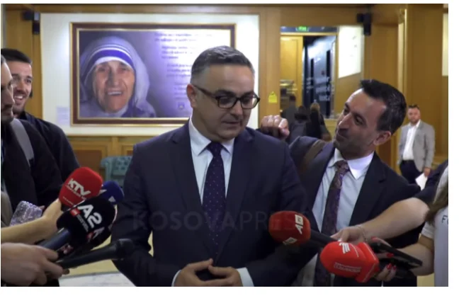 El momento vergonzoso de Tahir con Dimal Basha: