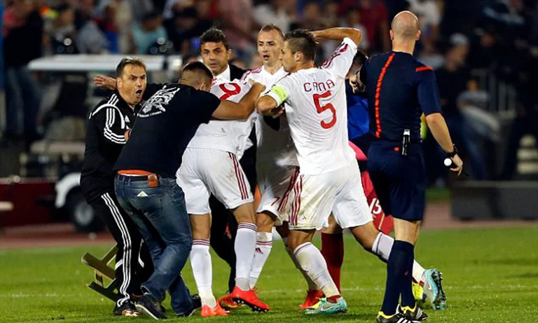 Projet Lorik Cana contre Albanie, Serbie