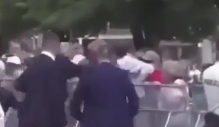 Cámaras capturadas el momento en que el primer ministro eslovaco fue disparado