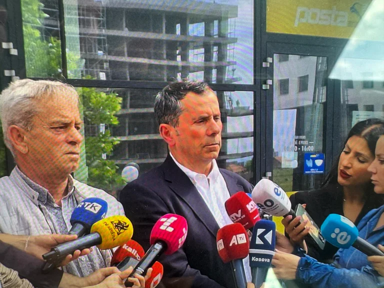 Axha von Lulzim Feyzullah mit der Strafe von zwei Minderjährigen