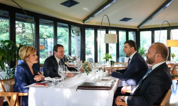 Le PDK dit qu'il n'y a pas de lignes rouges, VV) rejette la possibilité de coalition