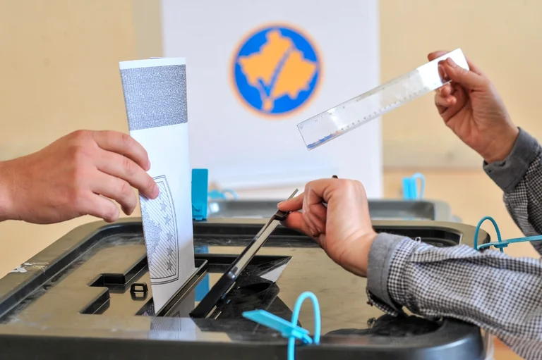 Le Kosovo est habitué aux élections anticipées: les observateurs du Parlement affirment que les élections peuvent être organisées et organisées.