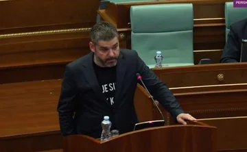 Kastrati: Marrja e Zotit, njerëzit po vdesin e Kurti tuj u sjellë me alkool nëpër Fierr, Laç Durrës