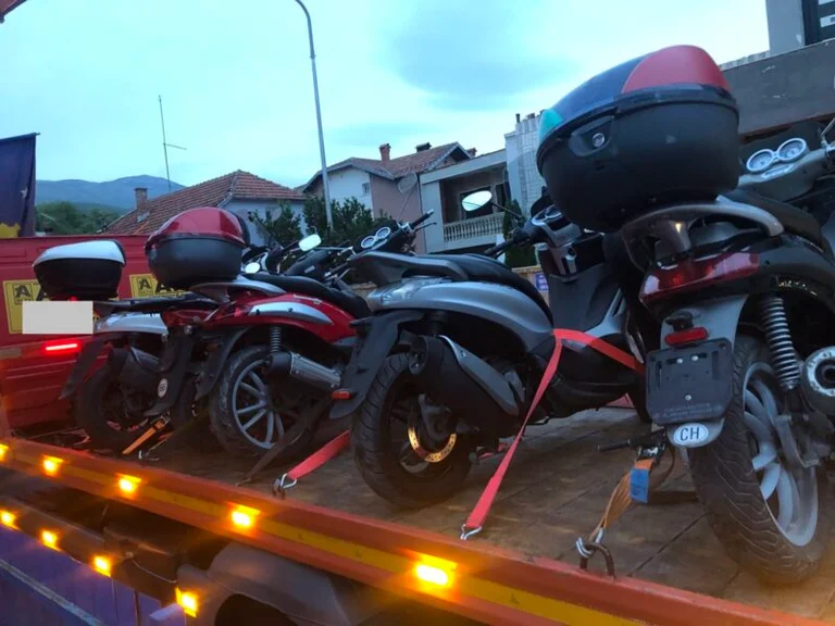 Police avec des plans opérationnels, cible 19 motos à Pec, amende pour contre-gagnants