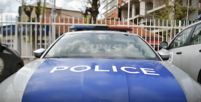 I dyshuari për narkotikë godet policinë me veturë në Veri dhe ik, Policia jep detaje