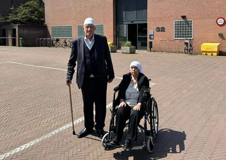Thaci's mother and father again take the long way from Kosovo to the Netherlands to fuck with their son