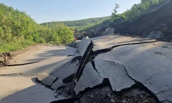 Après l'effondrement de la terre, le chemin de la rivière Kline s'ouvre pour la circulation