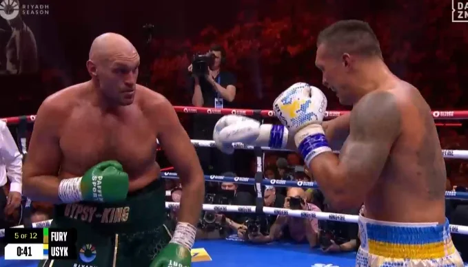 Fury prend le relais, Usyk en difficulté