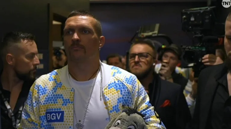 A pocas horas del duelo del siglo: Olexander Usyk llega al estadio