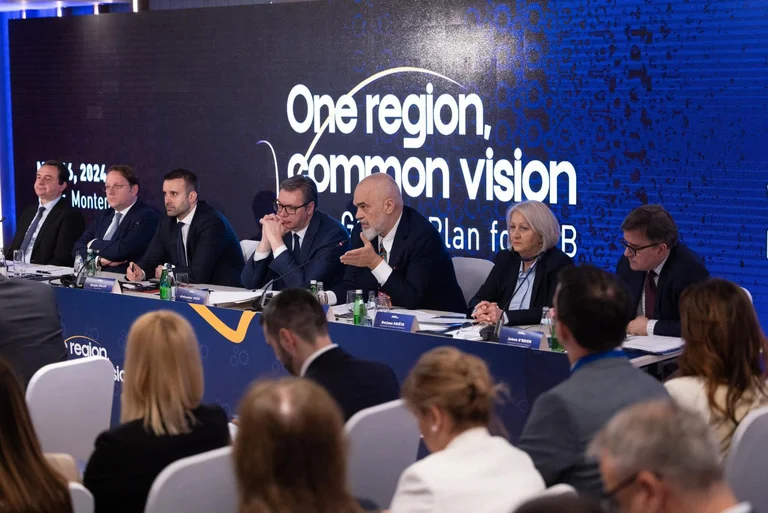 The summit at Kotor dealt with Rama and Vuchiu side by side, Kurt at the bottom of the table