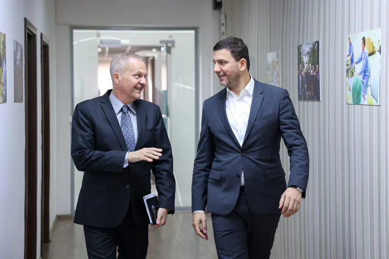 Krasniqi meets Italian ambassador, talks early elections