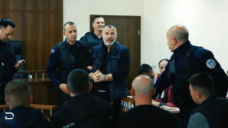 Suspecté de viol d'enfant, Shkodran Pulaj continue pendant deux mois