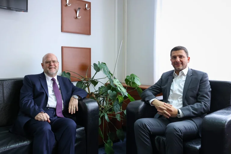 PDK's request for early elections goes to Memli Krasniqi office
