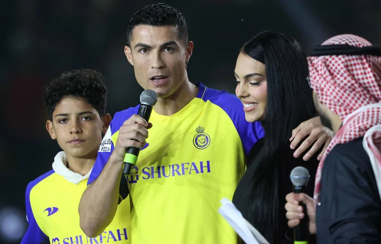 Amid many discussions, Ronaldo decides his future