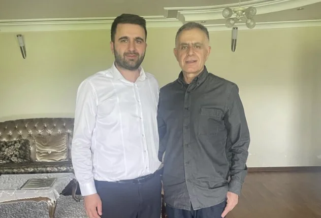 Isni Kilaj kommt in Kosovo, nachdem er vom Special Court freigelassen wurde