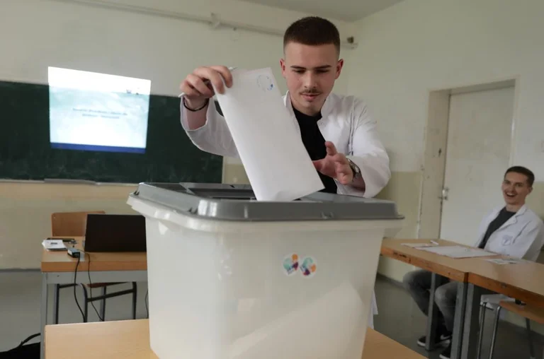CEC: Thousands of young people across Kosovo part of the information campaign “Your voice, your vote! ”