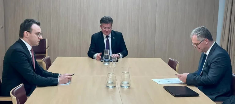 “Të marten me Bislimin temë primare Asociacioni, por edhe dinari”, thotë Petkoviqi