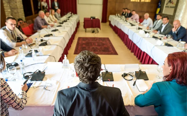 “Nuk kemi hapësirë” – Komunat kundër Qeverisë, shkak një udhëzim administrativ