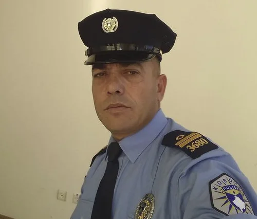 Questo e' il poliziotto ferito dai ladri ieri sera a Kline.