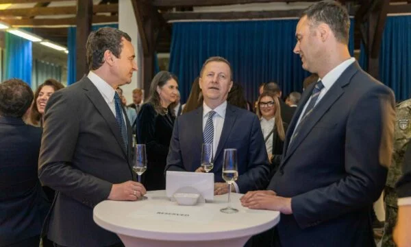 Konjufca souhaite la Journée de l'Europe: Le Kosovo doit adhérer sans conditions supplémentaires à KiE