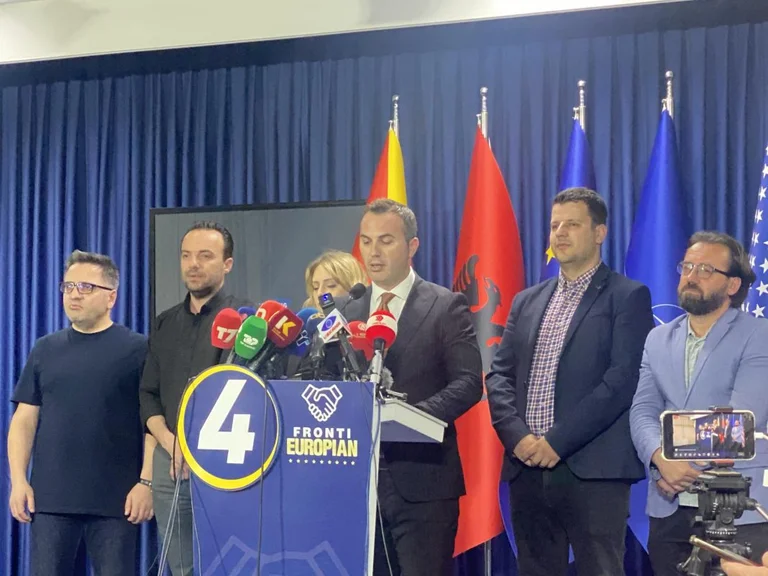 Votando nella Macedonia settentrionale, “Fronte europeo