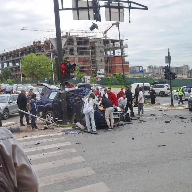 Accident grave à Pristina, 6 personnes blessées