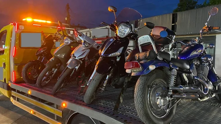 Polizei ergreifen 40 Motorräder in Pec
