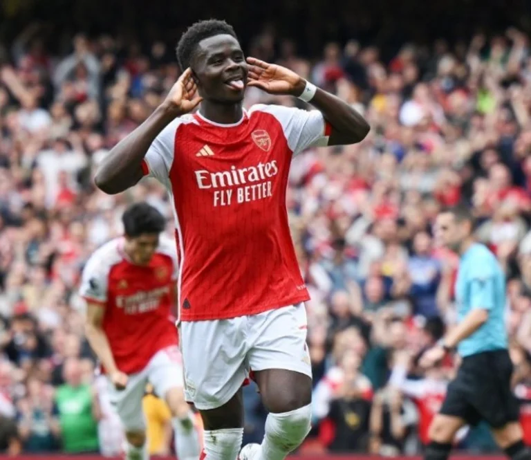 Arsenal continue à ajouter Man City pression, triomphe sur Bournemouth