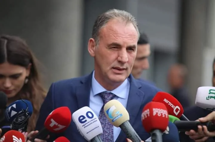 Limaj: Kjo shoqëri është duke u mbytur në hipokrizi dhe oportunizëm, është faji i politikës që për qëllime të caktuara politike e ka vra shtetin
