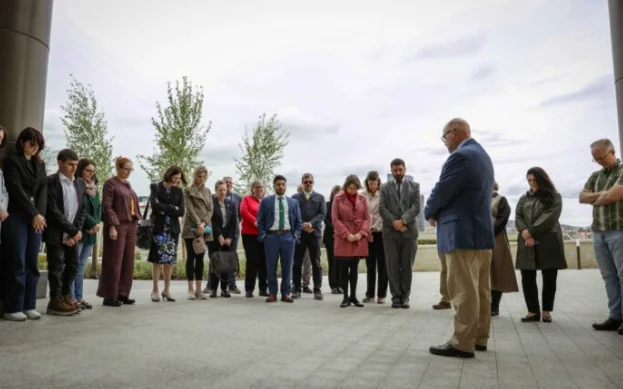 Havenier with embassy staff, a minute of silence for colleagues who fell into service abroad