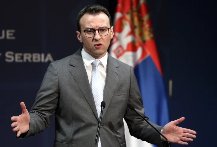 Petkoviqi e quan Kurtin të çmendur