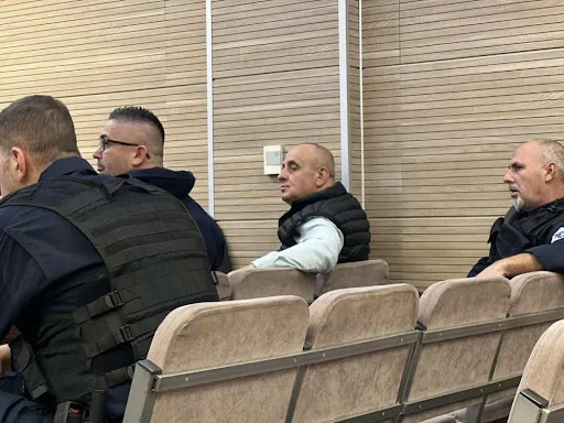 Zeugen sagt, Bajrovic sah ihn in einer Polizeiuniform, als sie aus ihren Häusern vertrieben wurden