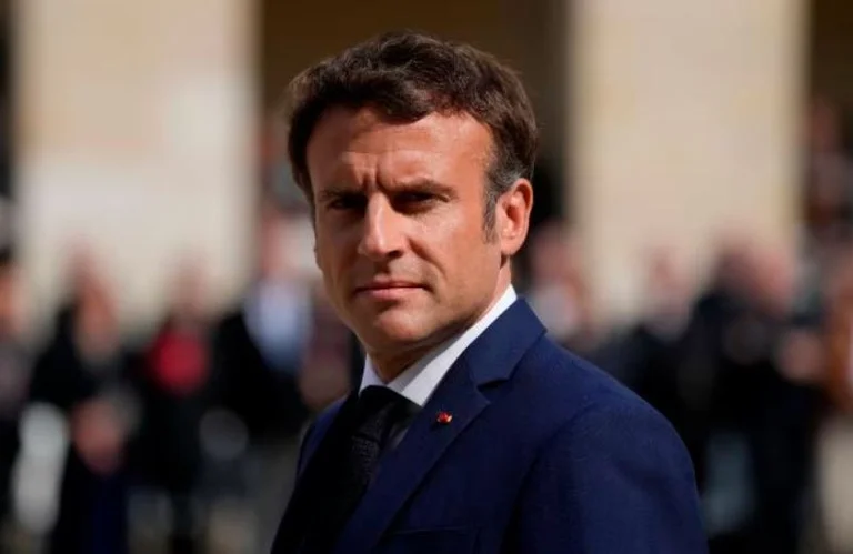 Macron bisedë telefonike me presidentin e Azerbajxhanit: Armëpushimi me Armeninë duhet të respektohet