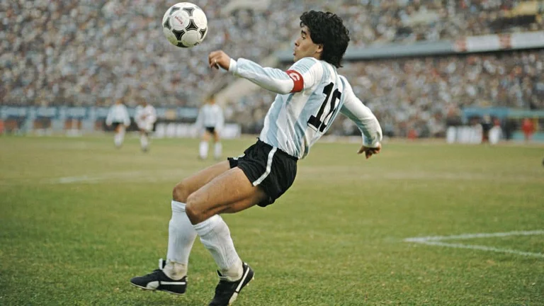 Le nouveau rapport médical montre la raison de la mort de la légende du football Maradona