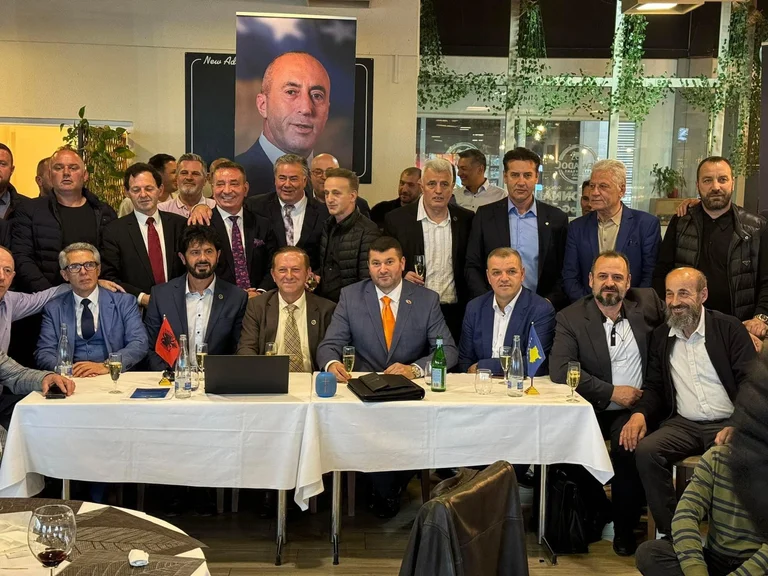 AAK wählt den neuen Vorsitzenden der Schweiz Haradinaj: AAK-Politik mit der mächtigsten Unterstützung aus dem Exil