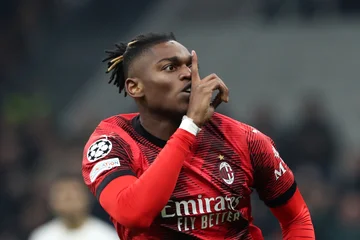 Leaos Zukunft bei SPG? Der Spieleragent ist in Paris