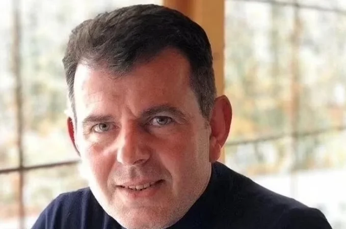 Er wird in der Hölle gehalten: behandelt mit Kosovar, verhaftet unter Kriegsverbrechen in Serbien