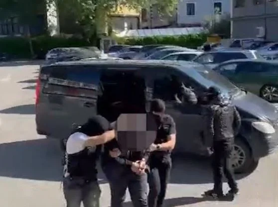 Armed Move to Roads, Suspect Arrested in Vlora