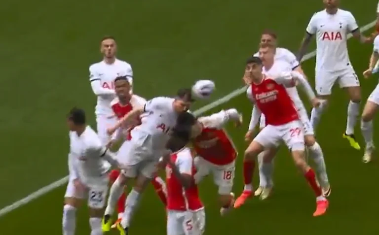 Arsenal markiert das erste Ziel von Tottenham, kam als Geschenk