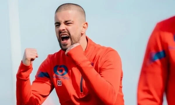Juvenus apprend le prix pour le transfert de Zegrov, après des discussions entre clubs
