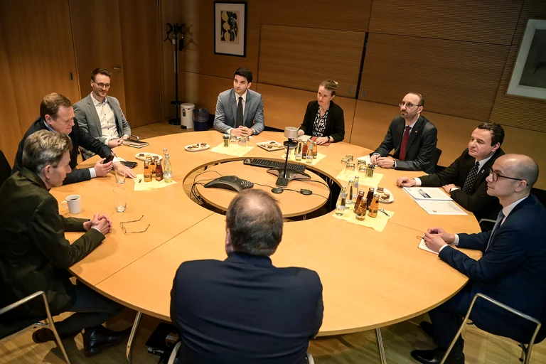 Kurti rencontre les députés des partis de gauche à Berlin, la demande du Kosovo au Conseil de l'Europe discutée